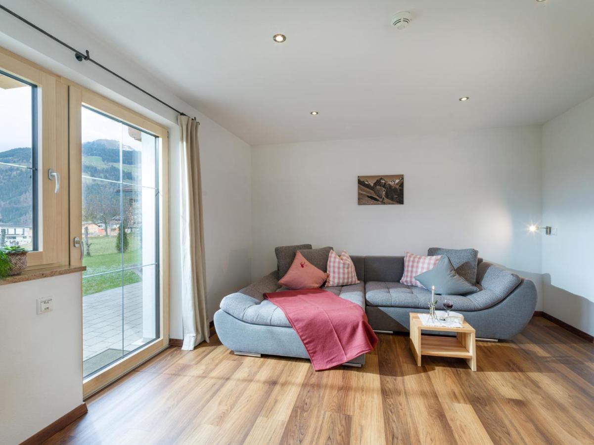 Holaus Apartment *